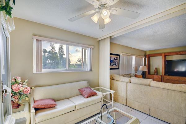 Lakeside Village, 225 Bonnie Blvd #310, Palm Springs, Florida 33461, image 1