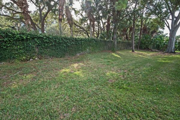 Sun Terrace At The Oaks, 9304 Chapman Oak Ct, Palm Beach Gardens, Florida 33410, image 2