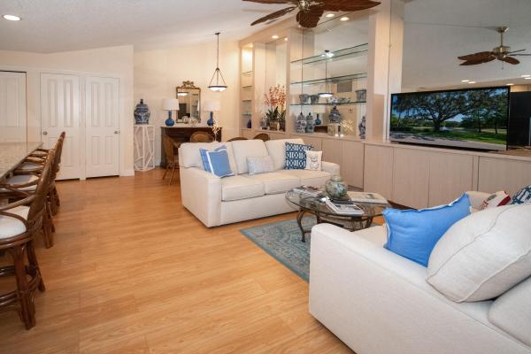 Sun Terrace At The Oaks, 9304 Chapman Oak Ct, Palm Beach Gardens, Florida 33410, image 1