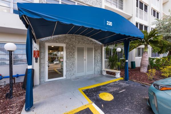 Gulfstream Garden, 330 SE 2nd St #101e, Hallandale Beach, Florida 33009, image 1