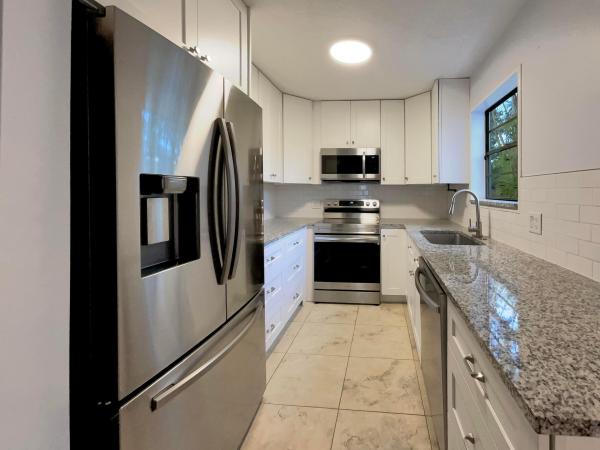 8 Cedar Cir, Boynton Beach, Florida 33436, image 2