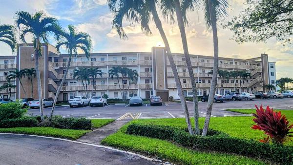 Guildford At Century Village, 2059 Guildford D, Boca Raton, Florida 33434, image 1
