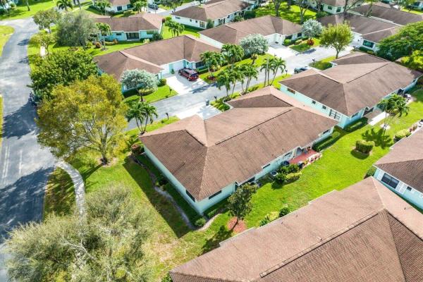 Bent Tree Villas East, 9835 Loquat Tree Run #B, Boynton Beach, Florida 33436, image 3