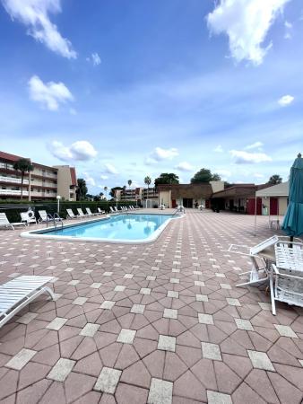 Oriole Golf & Tennis Club 2, 1035 Country Club Dr #109, Margate, Florida 33063, image 1