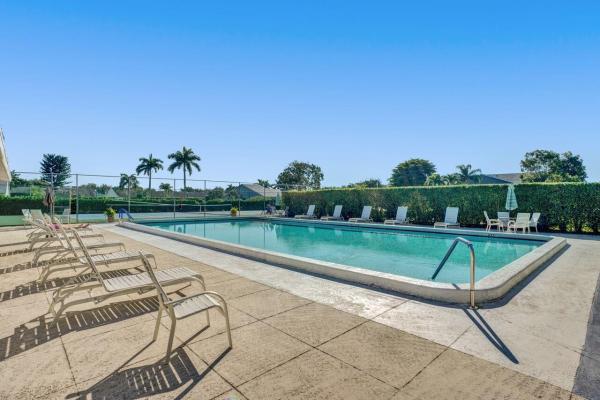 The Arbours Of The Palm Beaches, 2641 Gately Dr W #1002, West Palm Beach, Florida 33415, image 3