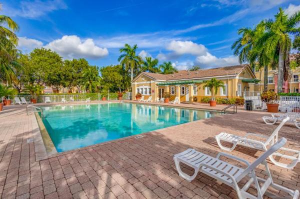 Shoma Courtyards At Royal Palm Beach, 2031 Shoma Dr, Royal Palm Beach, Florida 33414, image 2