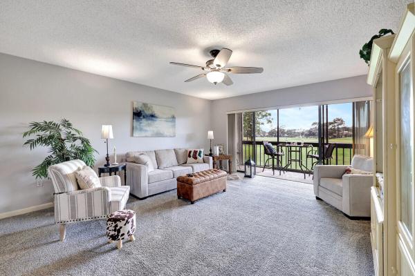 Lakeshore Village Of Meadowood, 3351 Twin Lakes Ter #205, Fort Pierce, Florida 34951, image 2
