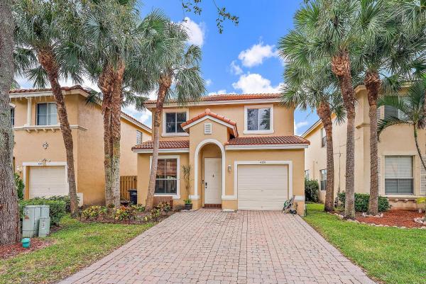 Tahoe At Lakes Of Laguna, 4351 Lake Lucerne Cir, West Palm Beach, Florida 33409, image 1