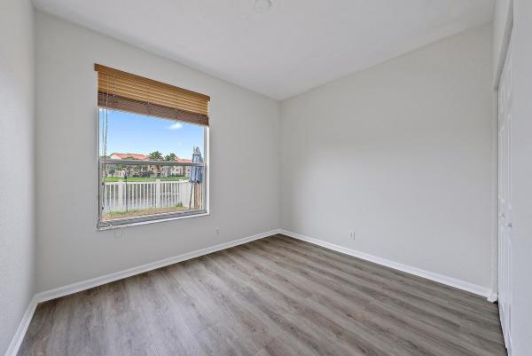 Tahoe At Lakes Of Laguna, 4351 Lake Lucerne Cir, West Palm Beach, Florida 33409, image 2