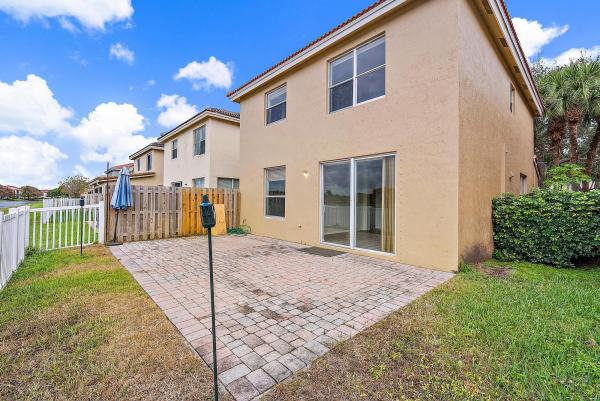Tahoe At Lakes Of Laguna, 4351 Lake Lucerne Cir, West Palm Beach, Florida 33409, image 1
