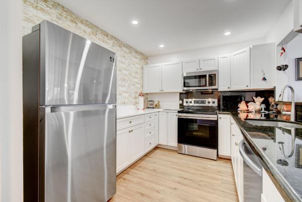 Palm Lake, 1502 S Lakeside Dr #405, Lake Worth Beach, Florida 33460, image 1