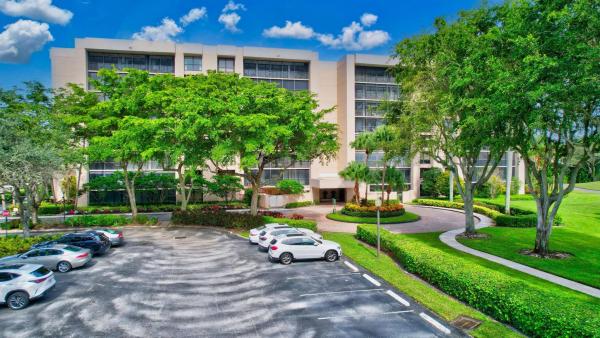 Laurel Oaks At Boca West Country Club, 20090 Boca West Dr #323, Boca Raton, Florida 33434, image 1