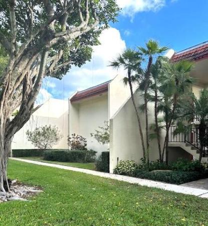 Garden Court Villas, 1714 Consulate Pl #203, West Palm Beach, Florida 33401, image 1