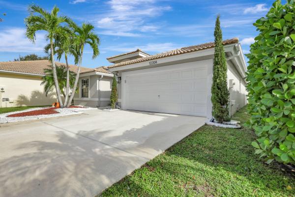 Sunset Pointe, 12204 Sunset Point Cir, Wellington, Florida 33414, image 2