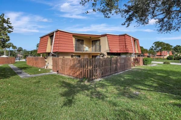 Banyan Lake, 8116 Thames Blvd #D, Boca Raton, Florida 33433, image 1