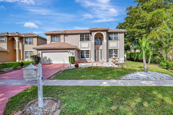 Emerald Isle At Lake Charleston, 7555 Cedar Hurst Ct, Lake Worth Beach, Florida 33467, image 1