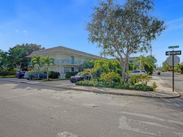 Lakeside Manor, 301 S Lakeside Dr #5, Lake Worth Beach, Florida 33460, image 1