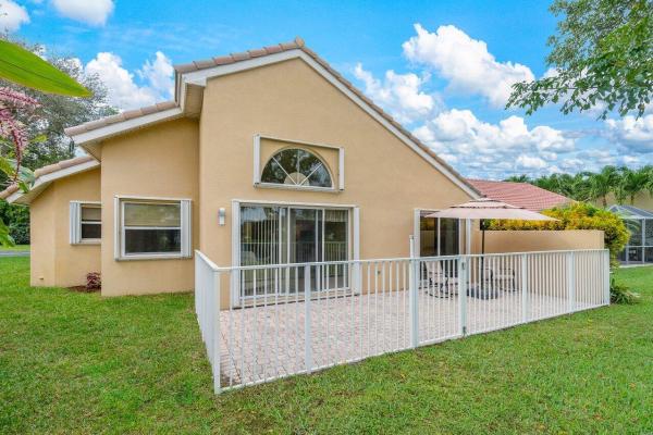 Palm Beach Bath & Tennis, 5470 Grande Palm Cir, Delray Beach, Florida 33484, image 3