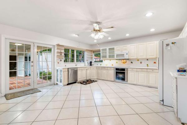 Coral Groves, 501 Zamora Ave, Coral Gables, Florida 33134, image 3