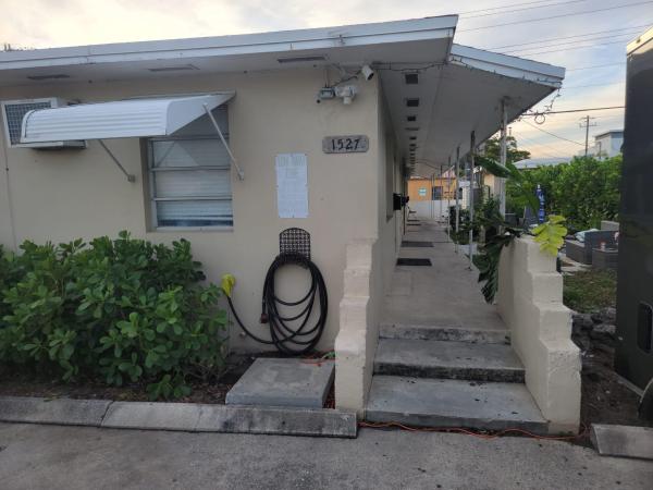 North Lake Worth, 1527 N J St, Lake Worth Beach, Florida 33460, image 1