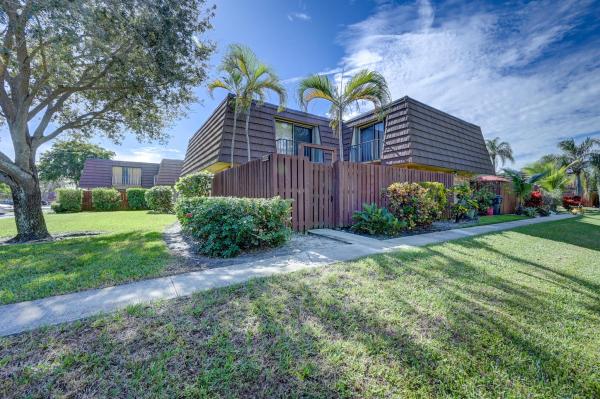 Lago Lucerne, 3883 August Dr, Lake Worth Beach, Florida 33461, image 1
