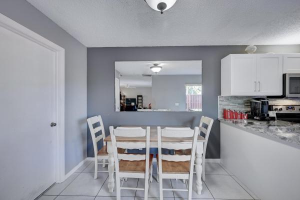 Lago Lucerne, 3883 August Dr, Lake Worth, Florida 33461, image 2