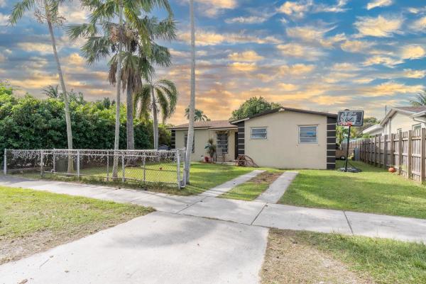 Homestead No HOA, 426 NW 7th Ave, Homestead, Florida 33030, image 1