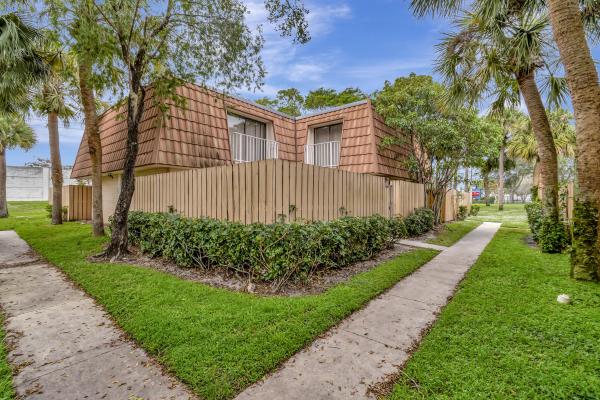 Waterside Luxury Townhomes, 859 Blue Ridge Cir, West Palm Beach, Florida 33409, image 1