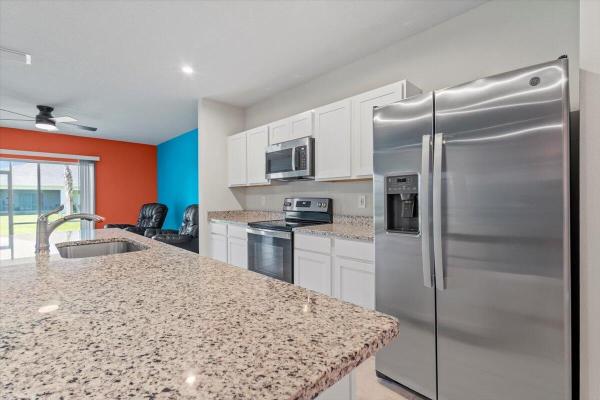 Avalon Crossing, 825 Persimmon Pl, Fort Pierce, Florida 34981, image 2