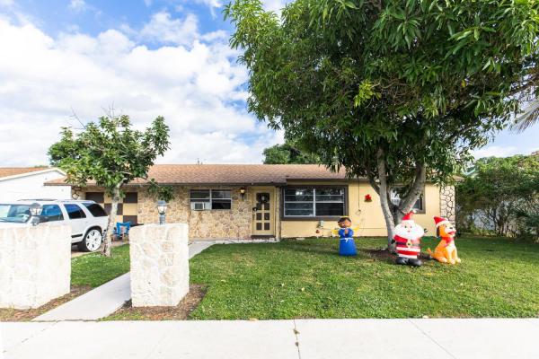 Park Manor, 620 W 36th St, Riviera Beach, Florida 33404, image 1