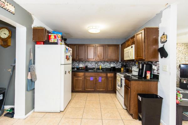 Park Manor, 620 W 36th St, Riviera Beach, Florida 33404, image 1