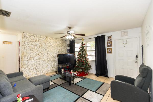 Park Manor, 620 W 36th St, Riviera Beach, Florida 33404, image 2