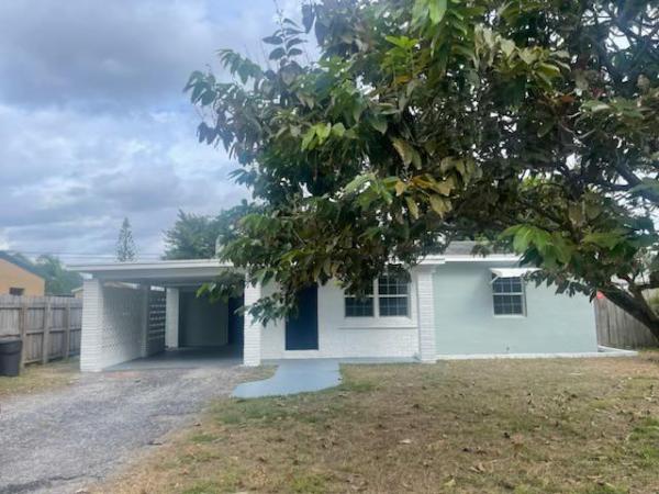 Englewood Manor, 3122 Vassallo Ave, Lake Worth Beach, Florida 33461, image 1