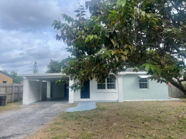Englewood Manor, 3122 Vassallo Ave, Lake Worth, Florida 33461, image 1