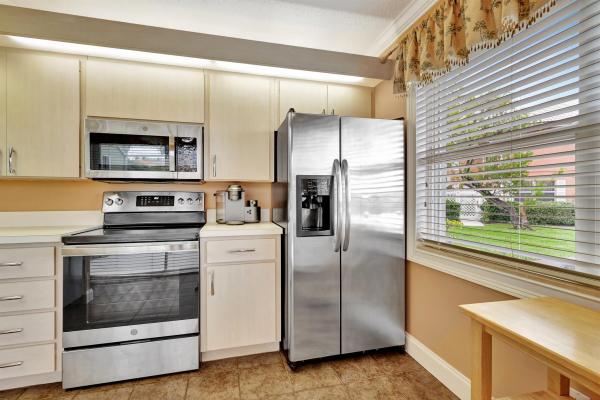 Stamford At The Villages Of Palm Beach Lakes, 1928 Stratford Way #38d, West Palm Beach, Florida 33409, image 1