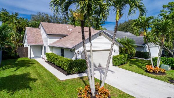 Tree Tops Of Wellington, 449 Goldenwood Way, Wellington, Florida 33414, image 1
