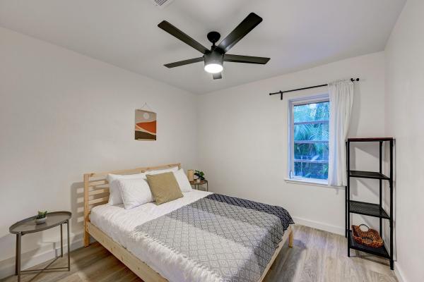 Pinehurst, 606 SW 19th St, Fort Lauderdale, Florida 33315, image 3