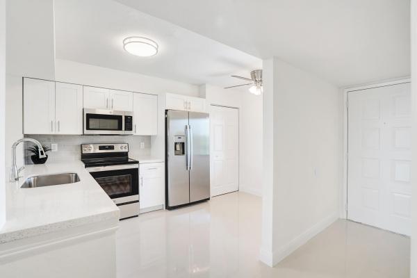 Huntington Lakes 4, 7320 Amberly Ln #403, Delray Beach, Florida 33446, image 1