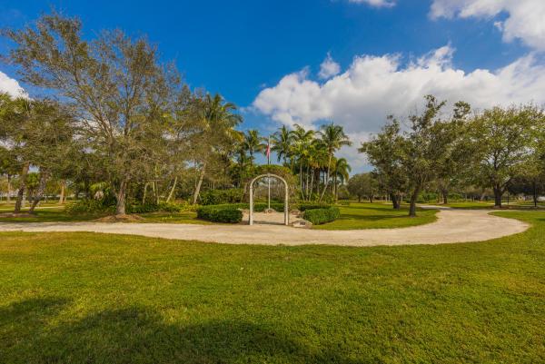 Preston Courts, 222 Woodsmuir Ct, Palm Beach Gardens, Florida 33418, image 2