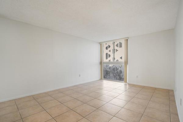 Portugal Towers, 3200 Collins Ave #2-1, Miami Beach, Florida 33140, image 2