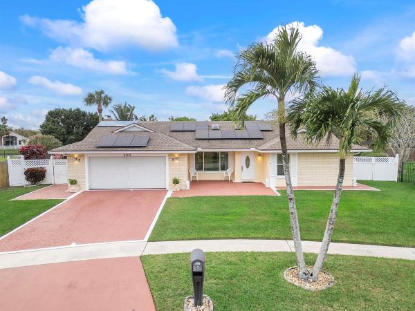 Huntington Woods, 120 Parkwood Dr, Royal Palm Beach, Florida 33411, image 1