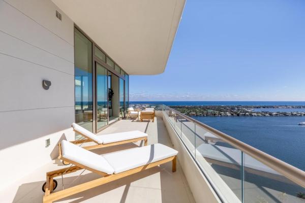 La Clara, 200 Arkona Ct #Lph 2402, West Palm Beach, Florida 33401, image 2