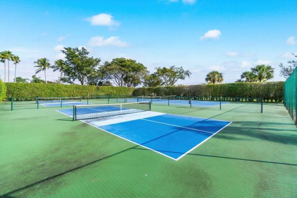 Boynton Lakes 3, 7 Fawlkland Cir, Boynton Beach, Florida 33426, image 2