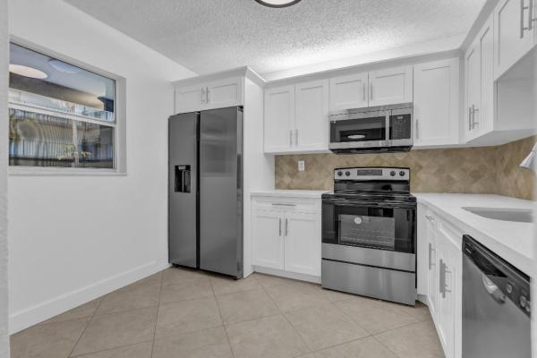 Somerset, 2800 Somerset Dr #101J, Lauderdale Lakes, Florida 33311, image 1