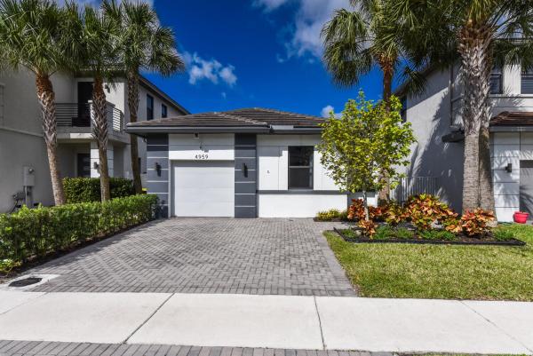 Whispering Oaks, 4959 Whispering Way, Dania Beach, Florida 33312, image 1