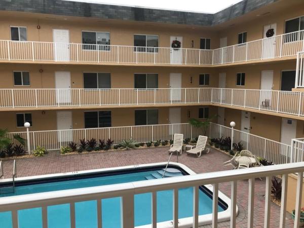 Suzanne Plaza, 7910 Taft St #214, Pembroke Pines, Florida 33024, image 1