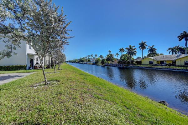Majorca Estates, 1318 NW 208th St, Miami Gardens, Florida 33169, image 2