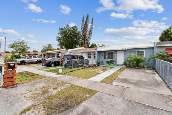 Lynn Park, 5530 SW 38th St, West Park, Florida 33023, image 1