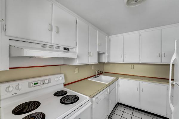 Imperial House, 4500 S Ocean Blvd #405, South Palm Beach, Florida 33480, image 1