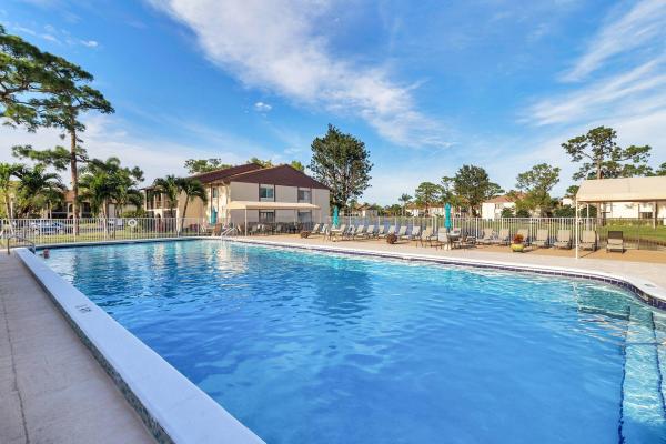 Pine Ridge South 3, 307 Knotty Pine Cir #B-2, Greenacres, Florida 33463, image 2